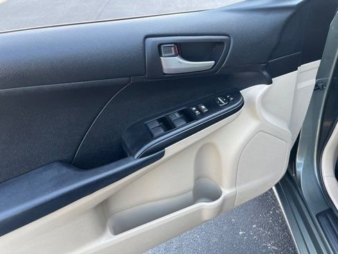 Used 2012 Toyota Camry LE image 19