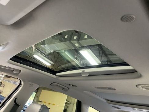 Used 2021 Buick Enclave Premium w/ Sun and Sites Package image 22