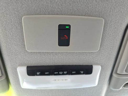 Used 2024 Nissan Kicks SV image 32