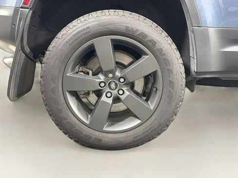 Used 2024 Land Rover Defender 110 SE AWD/4WD image 35