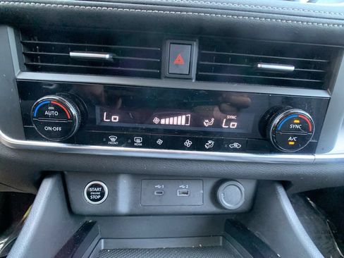 Used 2023 Nissan Rogue SV AWD/4WD image 20