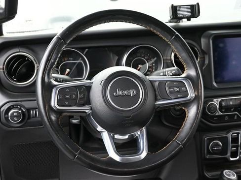 Used 2022 Jeep Gladiator Overland image 27