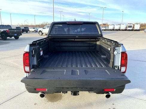 Used 2025 Honda Ridgeline Black Edition image 22