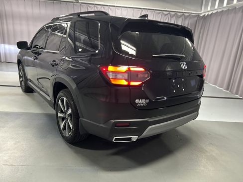Used 2025 Honda Pilot Elite image 5