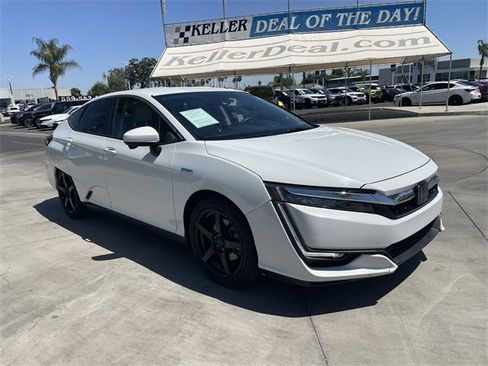 Used 2018 Honda Clarity Plug-In Hybrid image 2