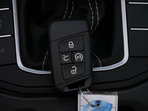 Certified 2025 Volkswagen Jetta SE w/ Sunroof Package image 31