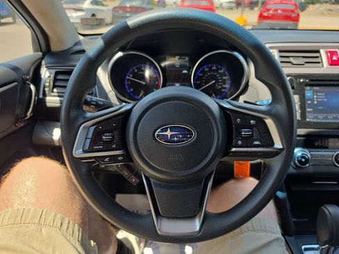 Used 2019 Subaru Outback 2.5i AWD/4WD image 18