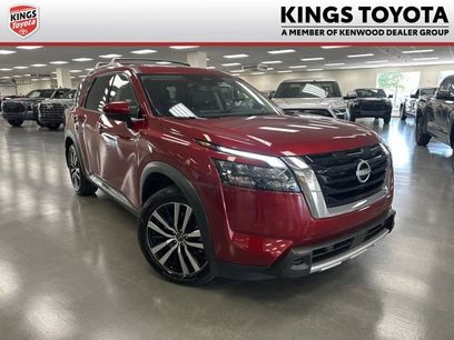 Used 2025 Nissan Pathfinder Platinum w/ Cargo Package