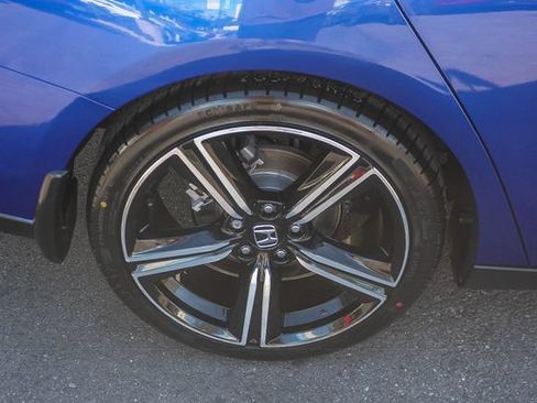 Used 2023 Honda Accord Sport image 11