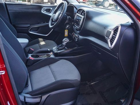 Certified 2023 Kia Soul LX w/ LX Technology Package FWD image 13