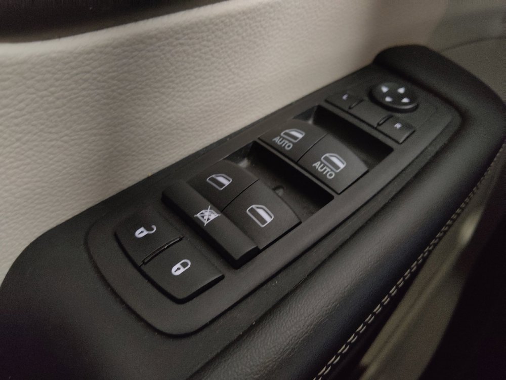 Used 2024 Chrysler Voyager LX FWD image 27