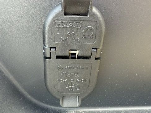 New 2025 Jeep Gladiator Willys image 9