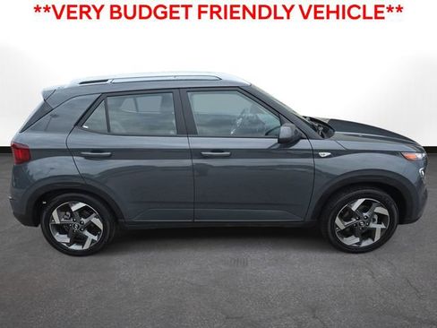 Used 2024 Hyundai Venue SEL image 6
