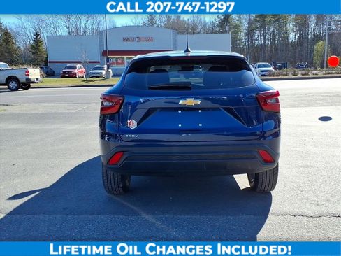 Used 2024 Chevrolet Trax LS w/ LS Convenience Package image 6