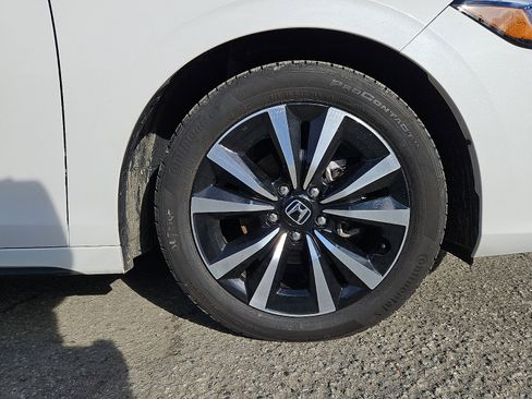 Certified 2024 Honda Civic EX-L image 9