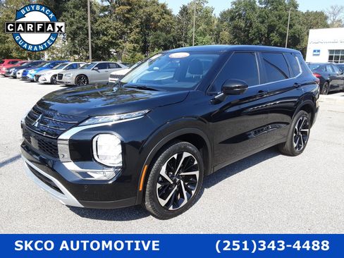 Used 2023 Mitsubishi Outlander SE Black Edition image 1