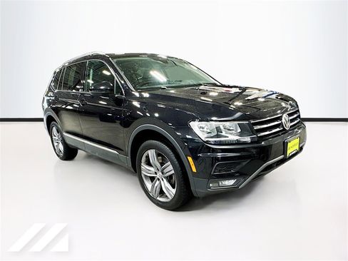 Used 2020 Volkswagen Tiguan SEL w/ Tiguan Two-Row MDO Package image 3