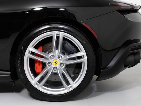 Used 2021 Ferrari Roma image 11