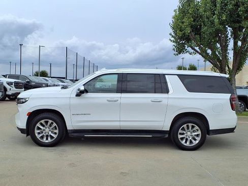 Used 2023 Chevrolet Suburban Premier AWD/4WD image 26