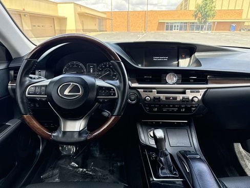 Used 2017 Lexus ES 350 w/ Navigation System Package FWD image 16