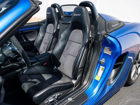 Used 2016 Porsche Boxster Spyder RWD image 31