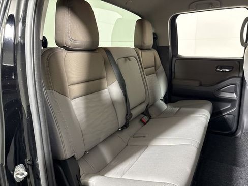 Used 2022 Nissan Frontier SV w/ Technology Package image 13