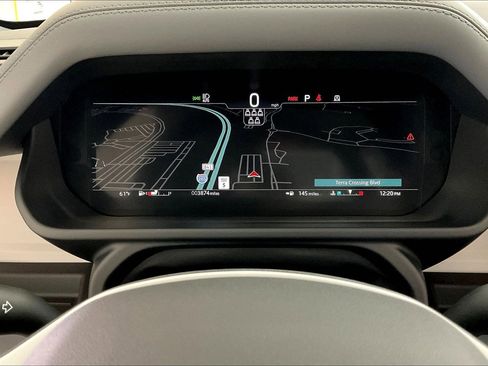 Used 2025 Land Rover Defender 110 X-Dynamic SE image 39