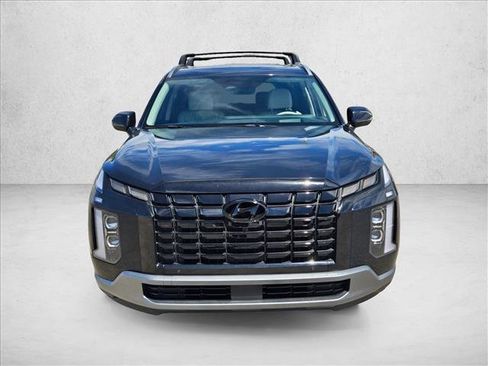 Used 2024 Hyundai Palisade Limited FWD image 2