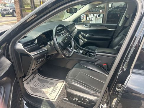 Used 2022 Jeep Grand Cherokee Limited AWD/4WD image 15