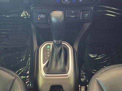Used 2020 Jeep Renegade Altitude AWD/4WD image 12