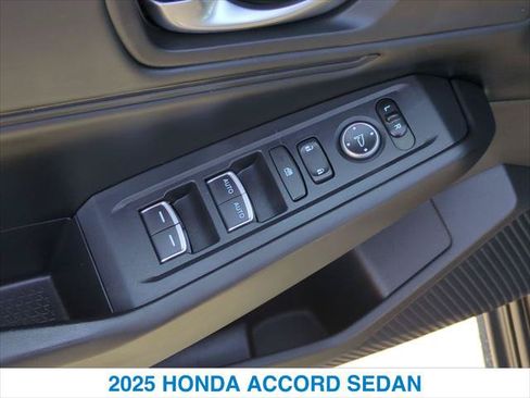 Used 2025 Honda Accord SE image 13