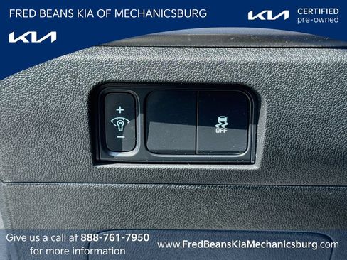 Certified 2024 Kia Sorento S w/ Panoramic Sunroof Package AWD/4WD image 7