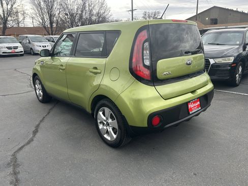 Used 2017 Kia Soul image 4