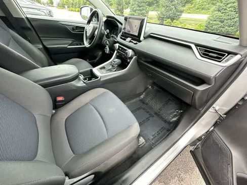 Used 2023 Toyota RAV4 LE AWD/4WD image 19