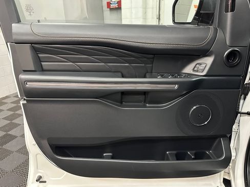 Used 2023 Ford Expedition Max Platinum AWD/4WD image 16