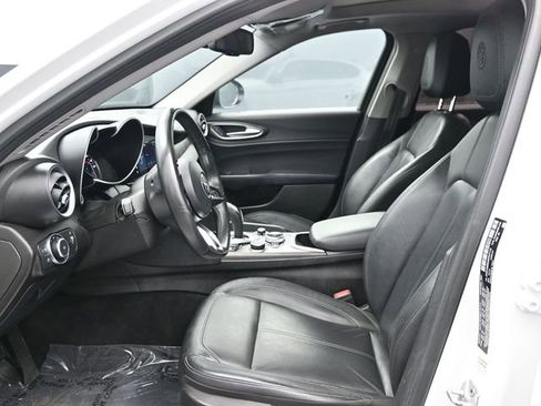 Used 2021 Alfa Romeo Giulia Ti w/ Nero Edizione image 6