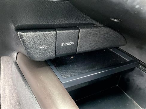 Used 2022 Toyota Camry SE FWD image 31