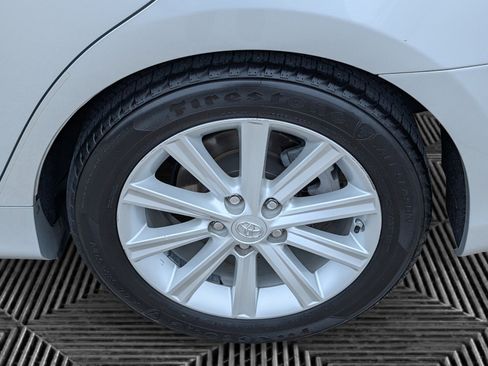 Used 2014 Toyota Camry XLE w/ Leather Package FWD image 28