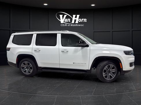 Used 2024 Jeep Wagoneer 4WD w/ Premium Group I image 8