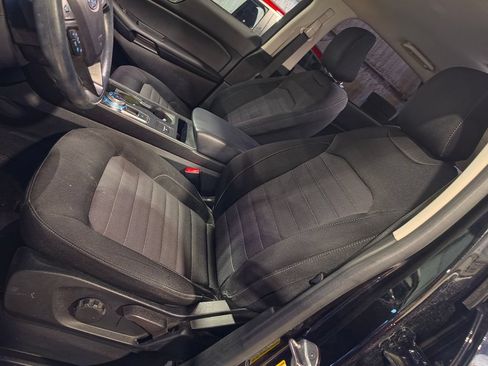 Used 2021 Ford Edge SE FWD image 6