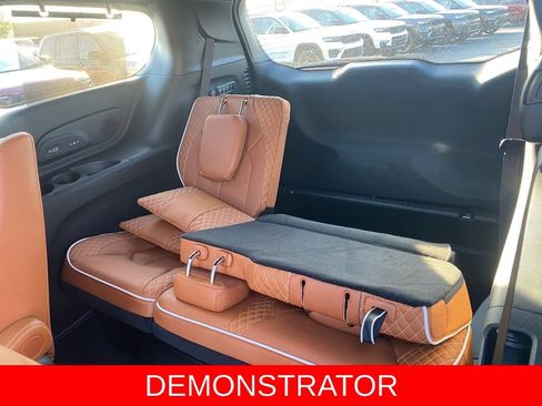 New 2026 Chrysler Pacifica Pinnacle AWD/4WD image 23