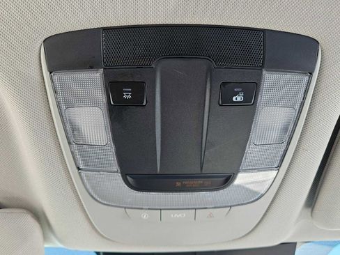 Used 2022 Kia Sorento S image 22