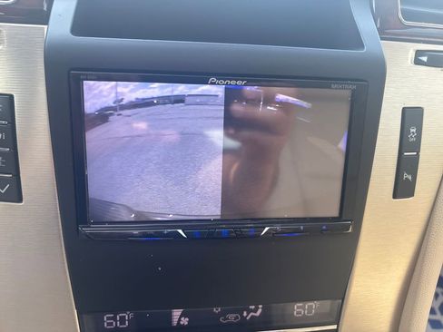 Used 2007 Cadillac Escalade EXT w/ Information Package AWD/4WD image 25