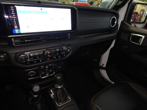 Used 2024 Jeep Wrangler Unlimited Sahara w/ Technology Group image 28