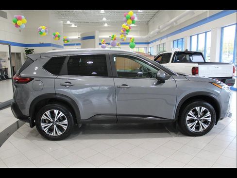 Used 2023 Nissan Rogue SV w/ SV Premium Package AWD/4WD image 4