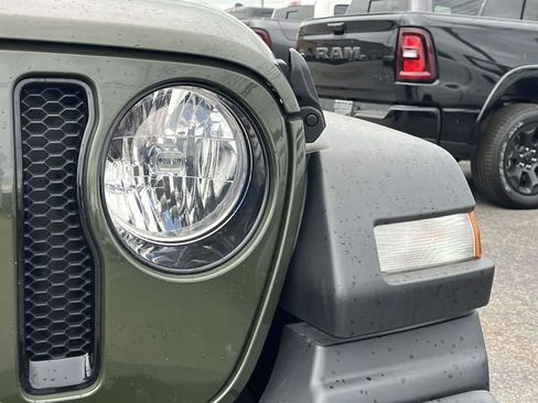 Used 2022 Jeep Wrangler Unlimited Sport image 9