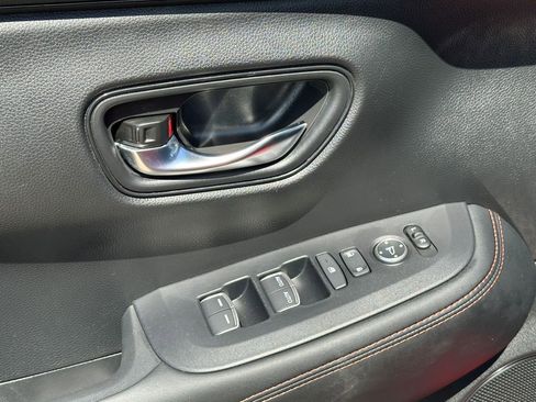 Used 2025 Honda HR-V Sport image 17
