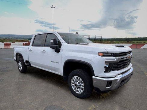 Used 2024 Chevrolet Silverado 2500 LT w/ All Star Edition AWD/4WD image 2