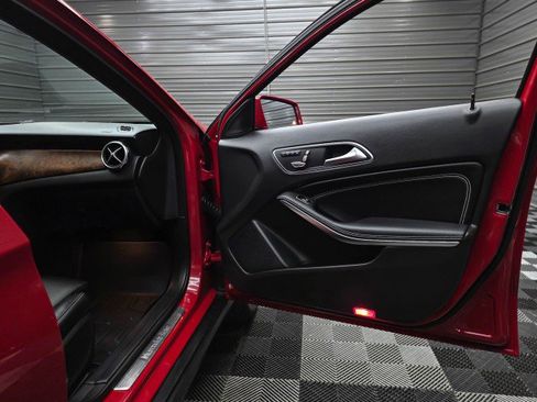 Used 2020 Mercedes-Benz GLA 250 4MATIC image 34