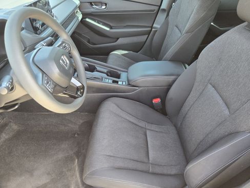 Used 2023 Honda Accord EX image 9